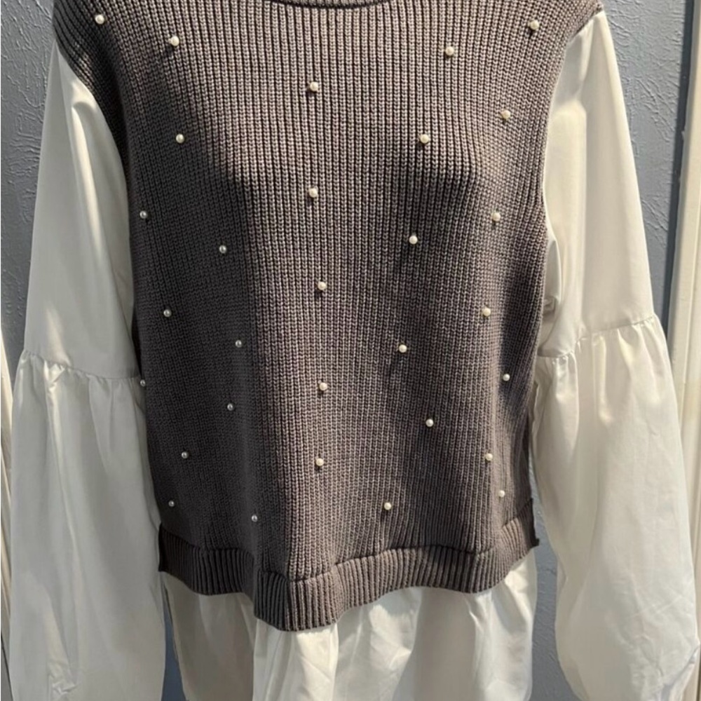 Knit layered Vest with Pearl Accents